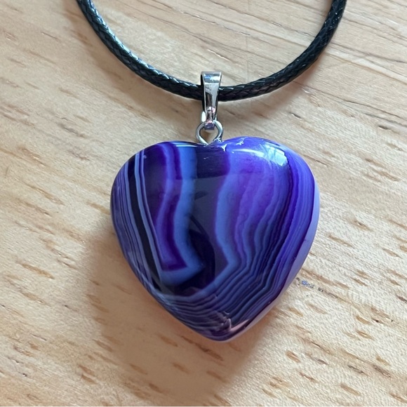 New Heart Shaped Purple Botswana Striped Agate Petite Pendant Necklace with Cord - Picture 5 of 5